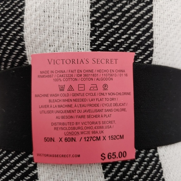 Victorias Secret BEACH Blanket LIMITED EDITION - Picture 3 of 3